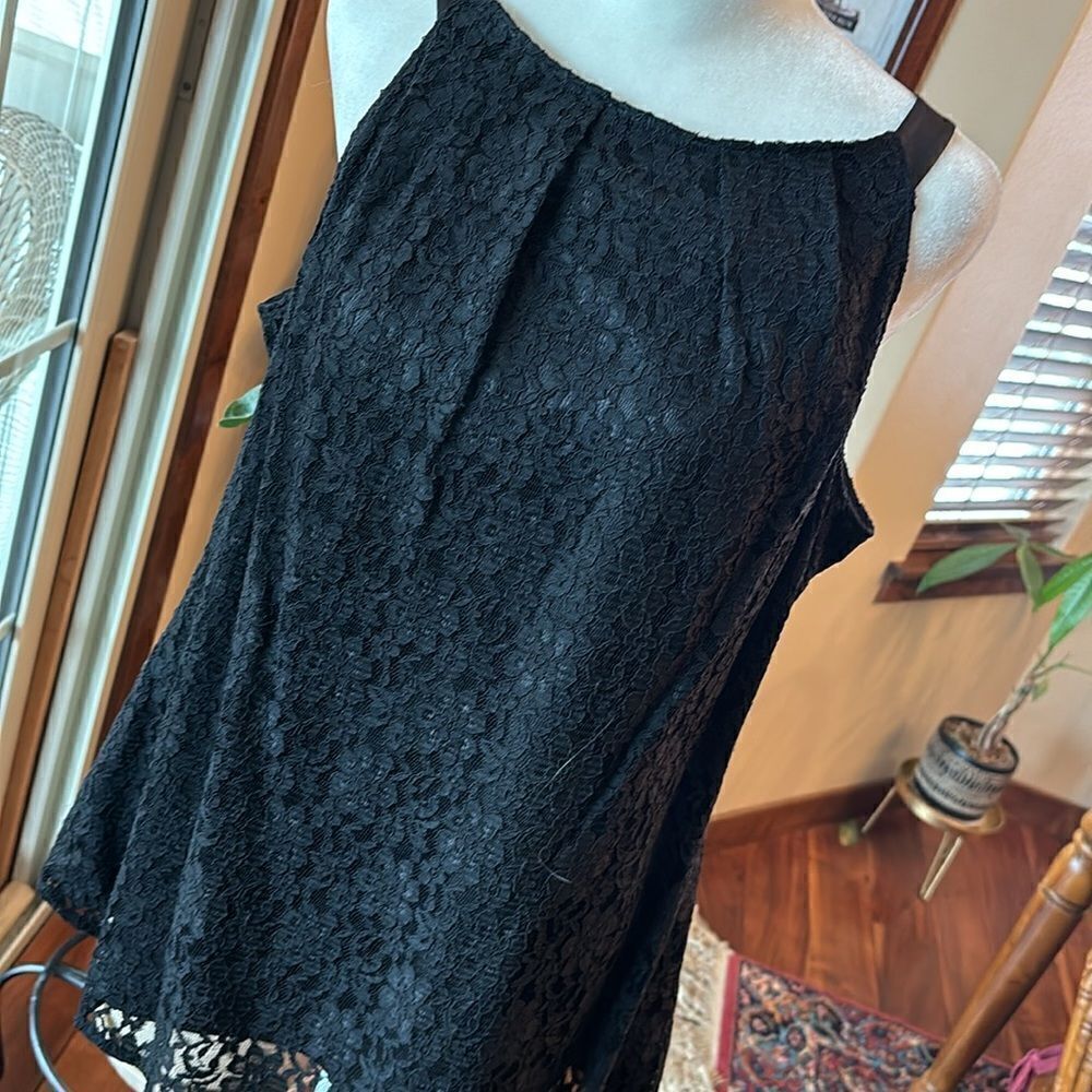 NWT. Tahari Brianna Blouse - Large